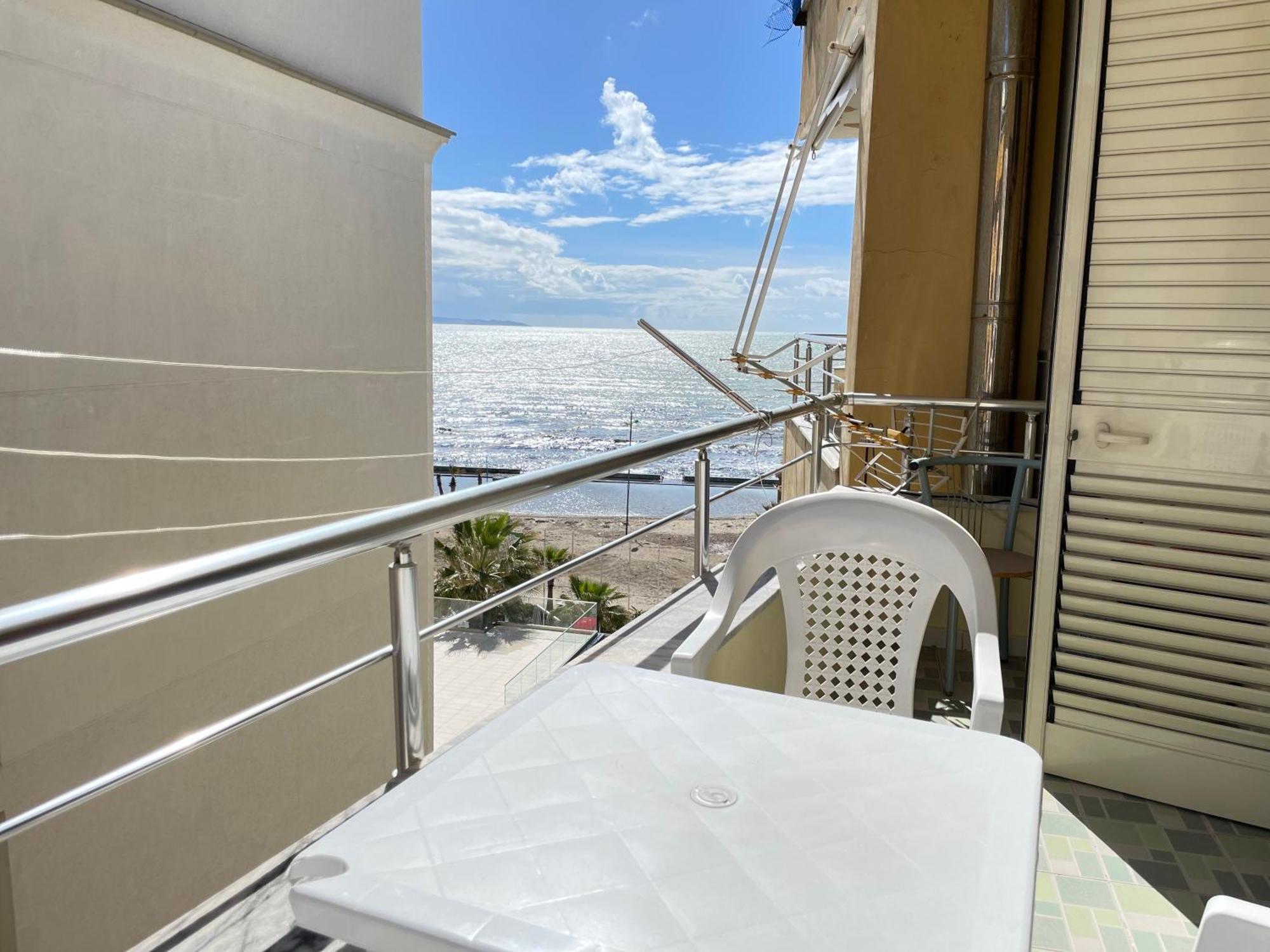 H&G Seaview Apartments ดูร์เรส ภายนอก รูปภาพ