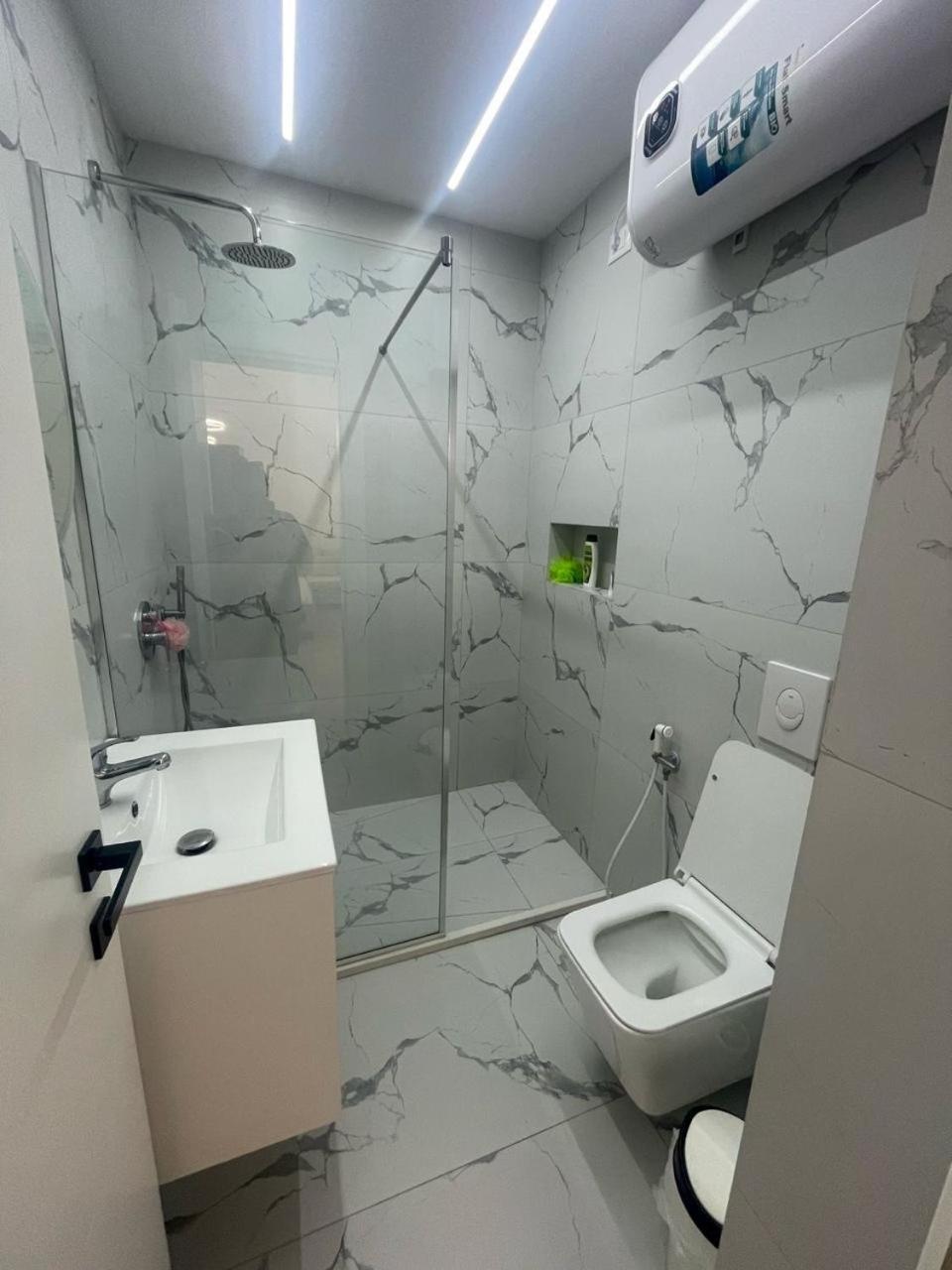 H&G Seaview Apartments ดูร์เรส ภายนอก รูปภาพ